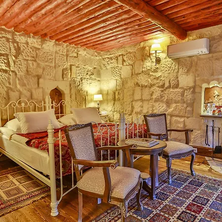 Satrapia Boutique Hotel *