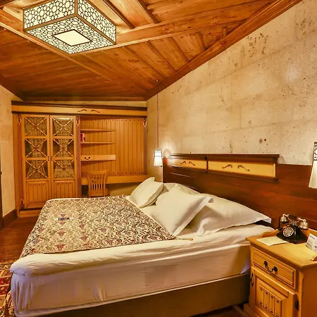 Satrapia Boutique Hotel *