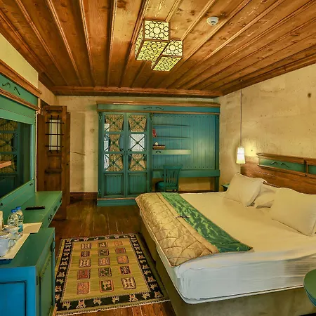 Satrapia Boutique Hotel *